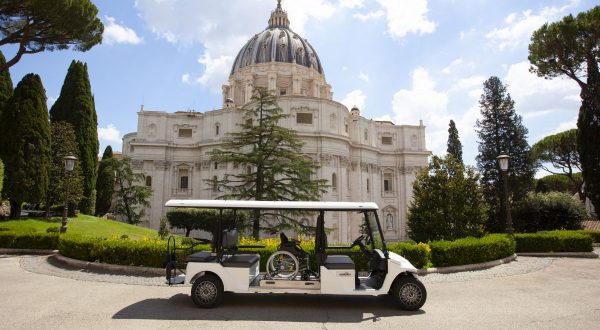 Exelentia, in Vaticano navetta elettrica per persone a mobilità ridotta