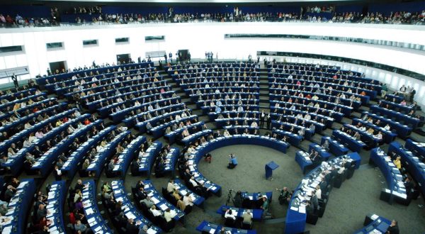 Il nuovo Parlamento europeo conferma il sostegno all’Ucraina