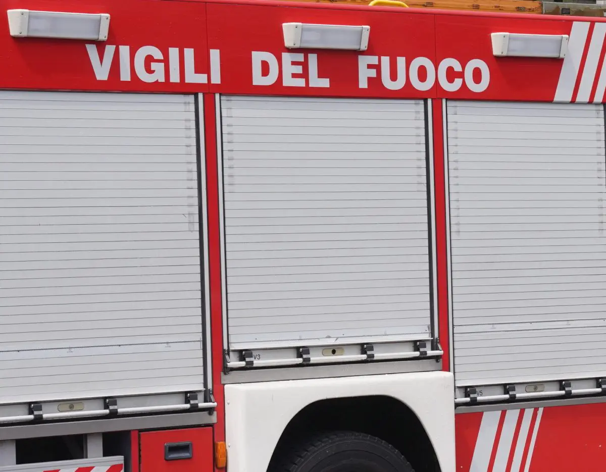 Incendi, due vigili del fuoco muoiono nel Materano