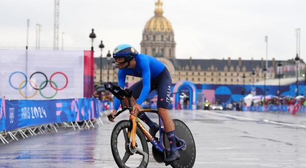 Ganna argento nella crono, prima medaglia italiana a Parigi