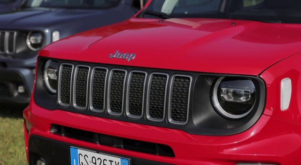 Renegade e Compass si rinnovano, nuove motorizzazioni e più tecnologia