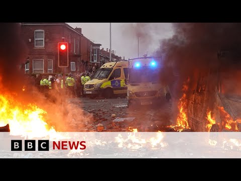 UK police officers injured in Southport riot after three girls killed in knife attack | BBC News