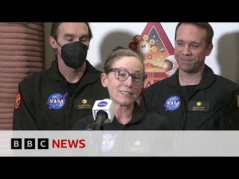 Crew emerge from year living in simulated Mars base | BBC News