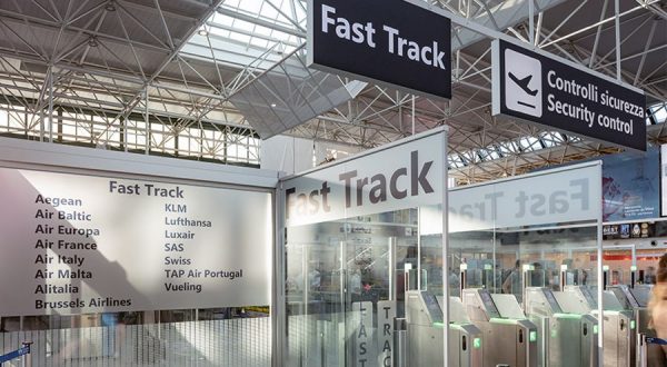 Telepass lancia il servizio “Fast Track” negli aeroporti di Roma