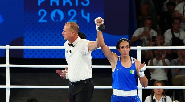 Boxe, l’algerina Khelif in finale per l’oro