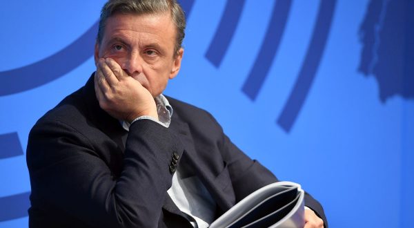 Calenda “Sì alla riforma ius scholae, bene la svolta dei Berlusconi”