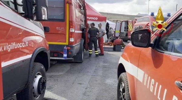 Naufragio nel Palermitano, vigili del fuoco recuperano 4 corpi