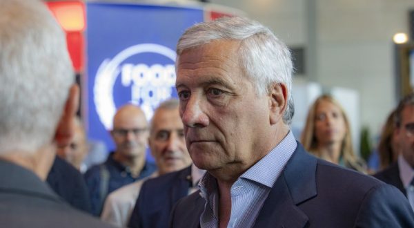 Tajani “Nessuna possibilità che cada il governo”