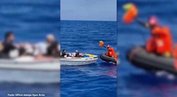 Soccorsi 12 migranti al largo di Lampedusa