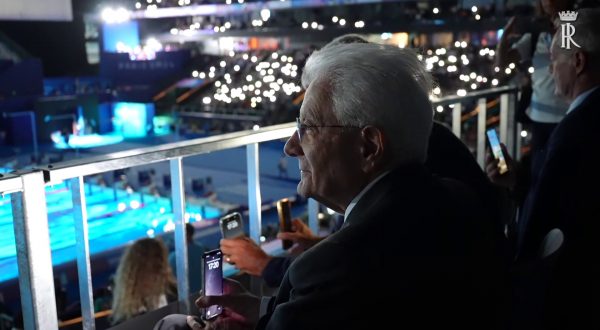 Paralimpiadi, Mattarella assiste alle gare di nuoto