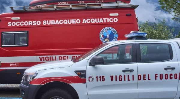 Barca a vela affonda nel Palermitano, 7 dispersi