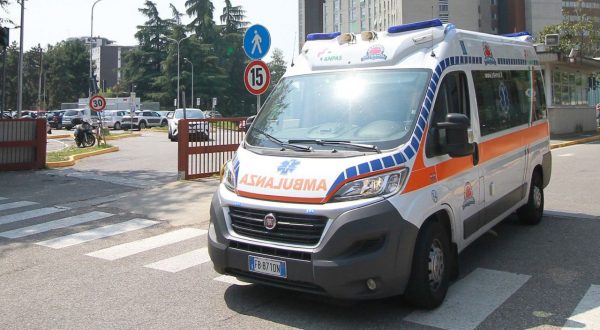 Bambino di tre anni muore annegato in piscina a Palermo