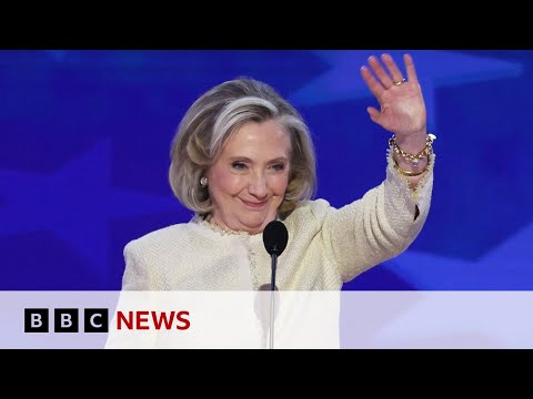 DNC: Hillary Clinton tells Democrats Kamala Harris ‘writing a new chapter’ | BBC News