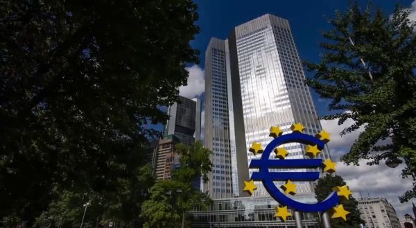 Bce, nel II trimestre rallenta la crescita dell’Eurozona