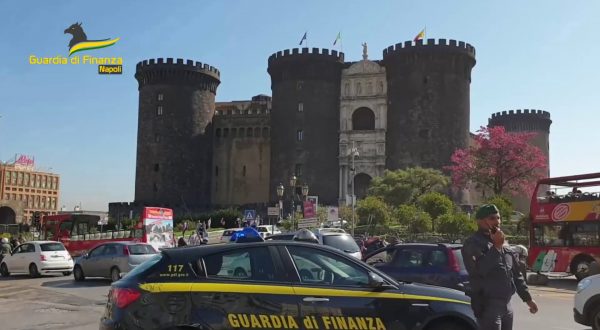 Controlli sulle autorimesse a Napoli, 16 violazioni amministrative