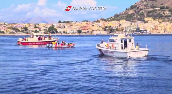 Naufragio nel palermitano, le ricerche della Guardia Costiera