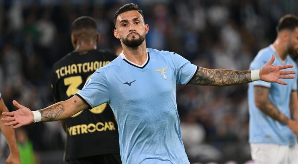 Dia e Castellanos trascinano la Lazio, 2-1 al Verona