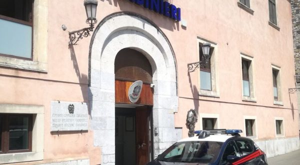 Abusi sessuali su due colleghi, arrestato dipendente di un albergo nel Messinese