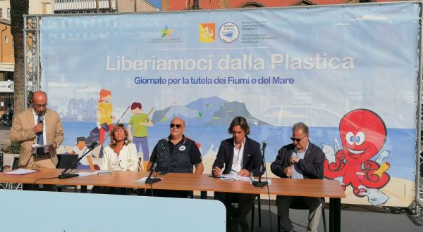 Al via da Palermo la campagna “Liberiamoci dalla plastica”