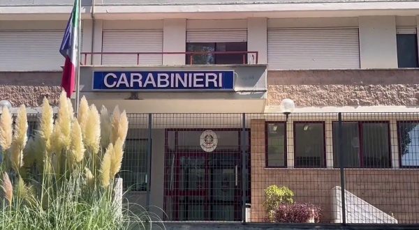 Scoperto market della droga in casa a Roma, arrestato 31enne