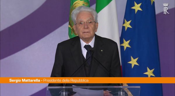 Mattarella “Ricostruire patto educativo tra scuola e famiglia”