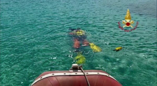 Ritrovato l’uomo disperso in mare nel Tarantino, era in ipotermia