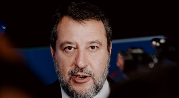 Treni, Salvini “Guasto per un errore umano, mi scuso con i passeggeri”