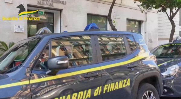 Traffico di droga tra Napoli e provincia, 15 arresti