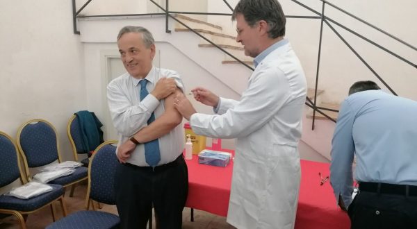 I medici di Palermo si vaccinano e aprono la campagna antinfluenza