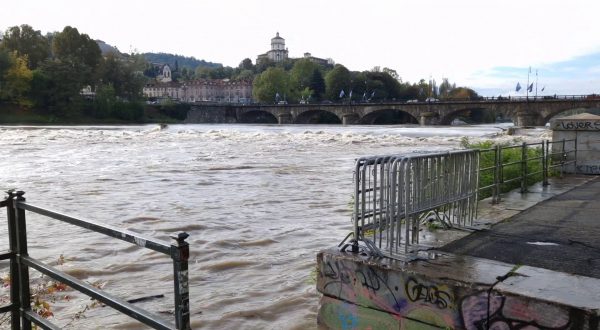 A Torino il Po torna negli argini ma rimane sotto osservazione