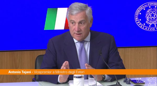 Migranti, Tajani “Con il decreto flussi combattiamo l’illegalità”