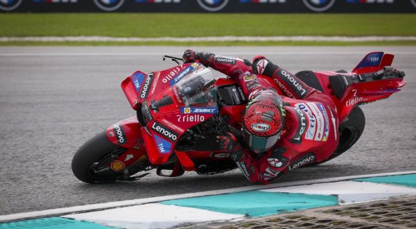 MotoGp, in Malesia vince Bagnaia e il mondiale si decide a Barcellona