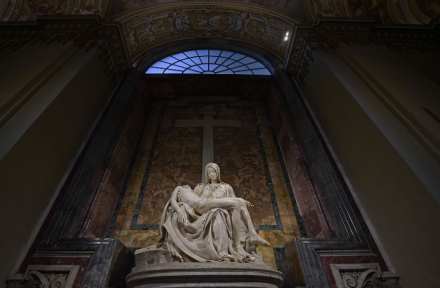 Nella Basilica di San Pietro torna a splendere la Pietà di Michelangelo