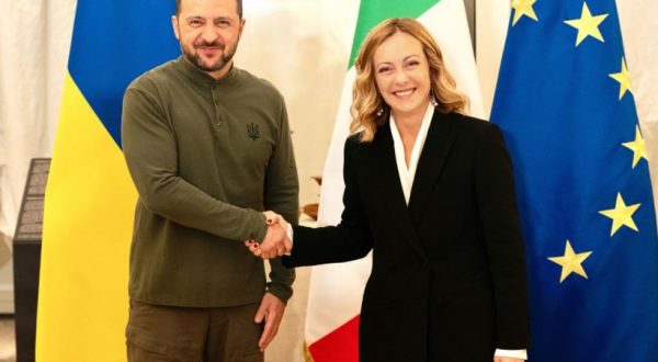 Meloni ribadisce a Zelensky sostegno italiano per una pace giusta