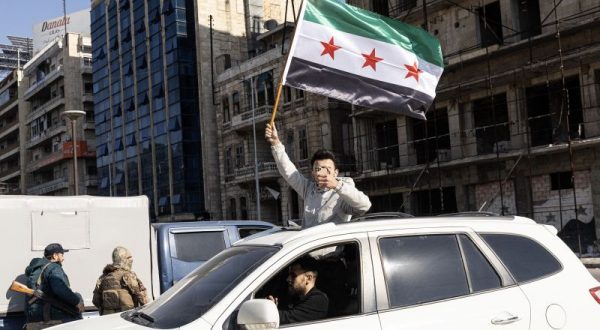 I miliziani entrano a Damasco, rovesciato il regime di Assad