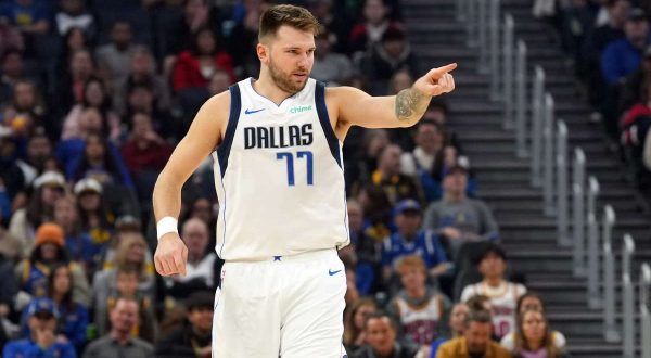 Super Doncic trascina Dallas, New York fa festa a Orlando