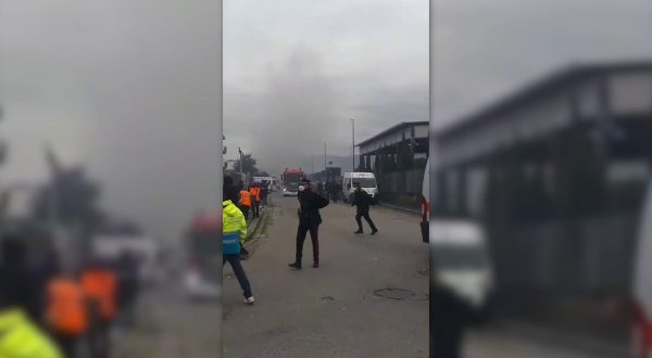 Incendio in stabilimento Eni a Calenzano, un morto e almeno tre feriti