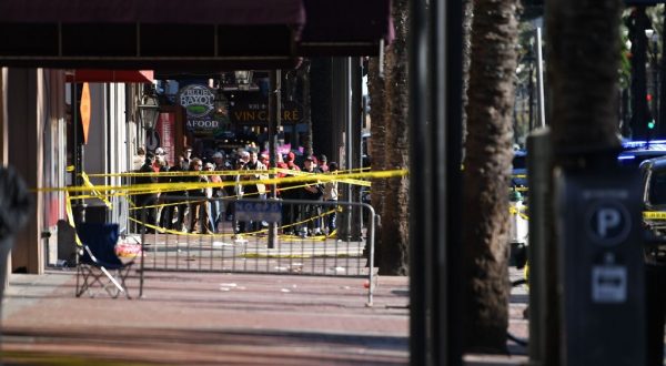 Strage di New Orleans, almeno 15 morti. Biden “Killer ispirato da Isis”