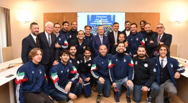 Schifani premia la squadra di giuristi-calciatori Campioni del Mondo